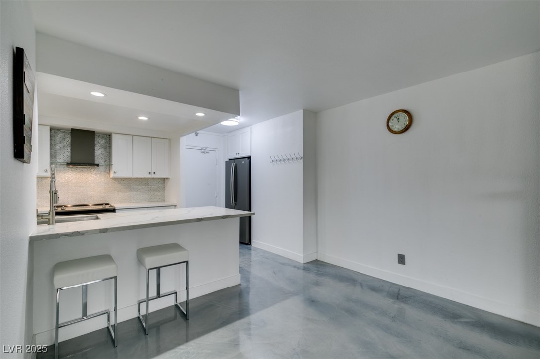 205 East Harmon Avenue 101