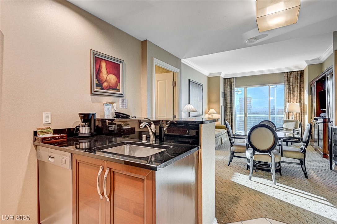 125 East HARMON Avenue 2601