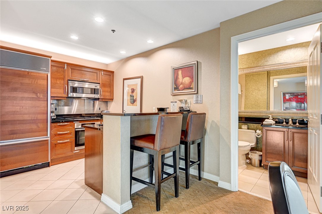 125 East HARMON Avenue 2601