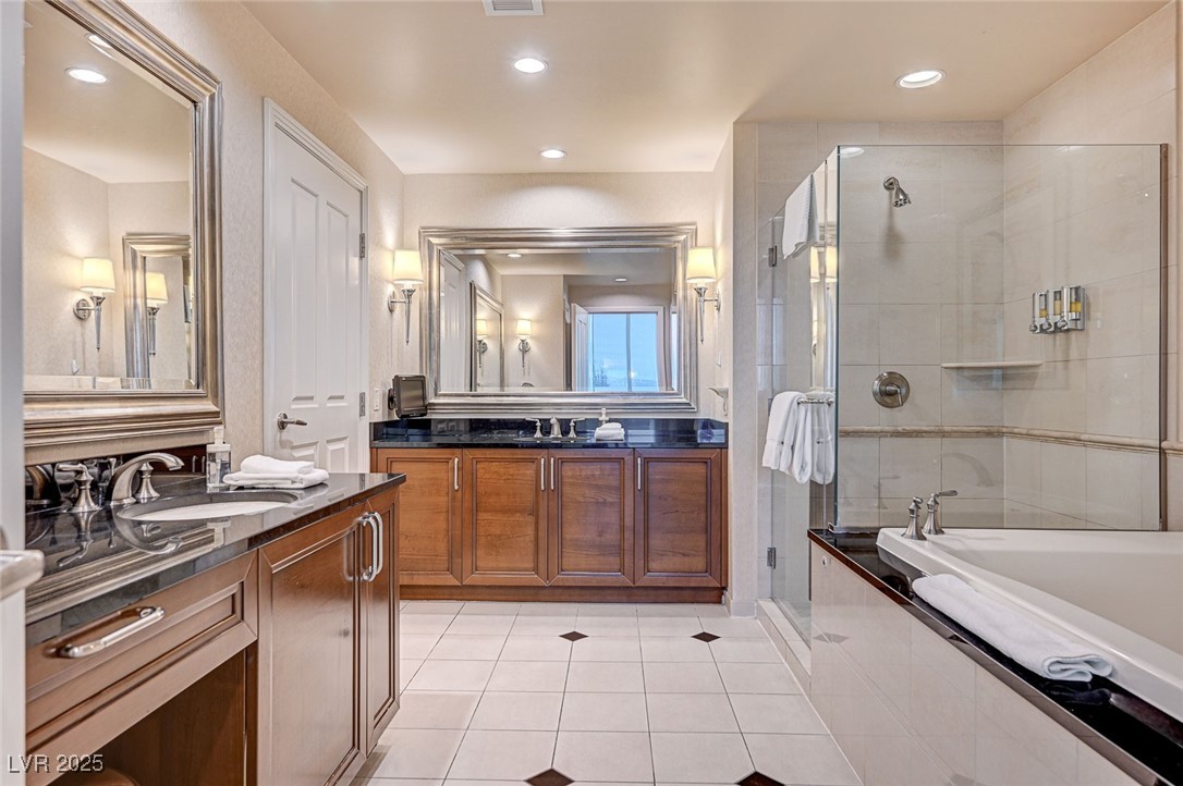 125 East HARMON Avenue 2601