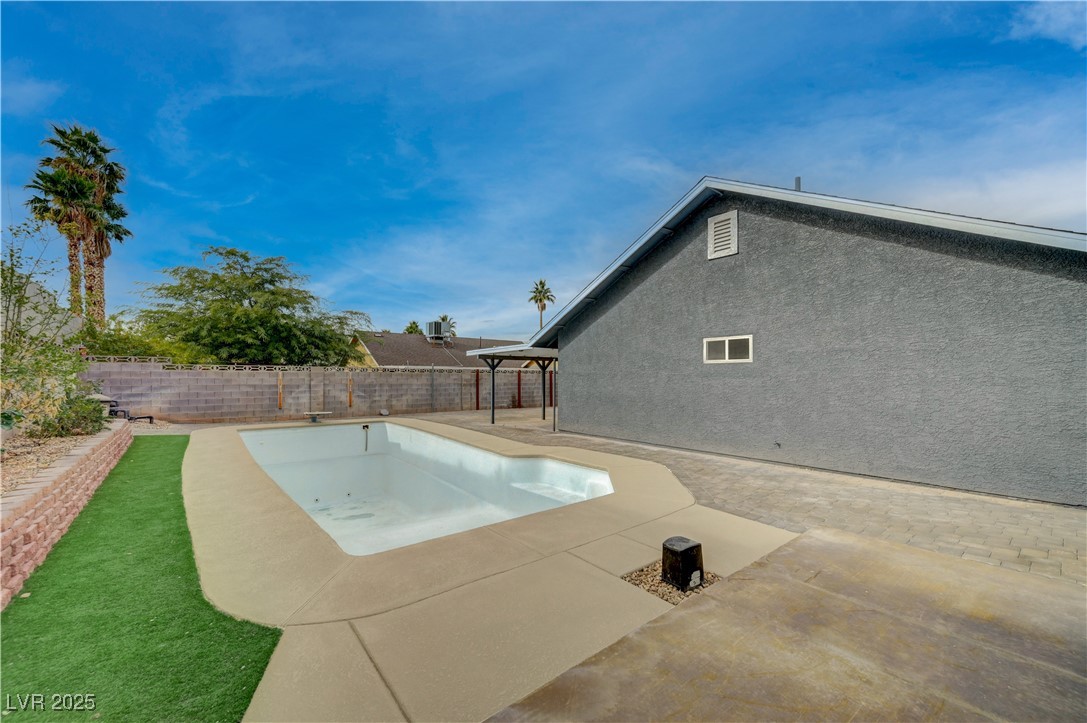527 Buchanan Avenue