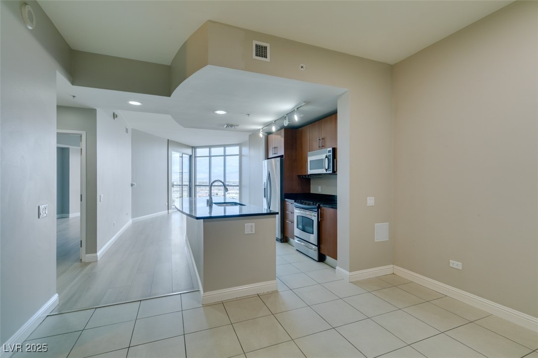 200 West Sahara Avenue 1510