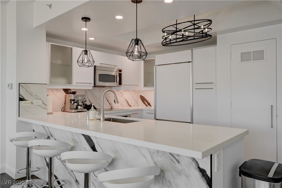 222 Karen Avenue 3301