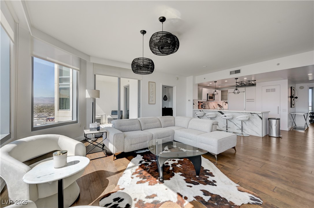 222 Karen Avenue 3301