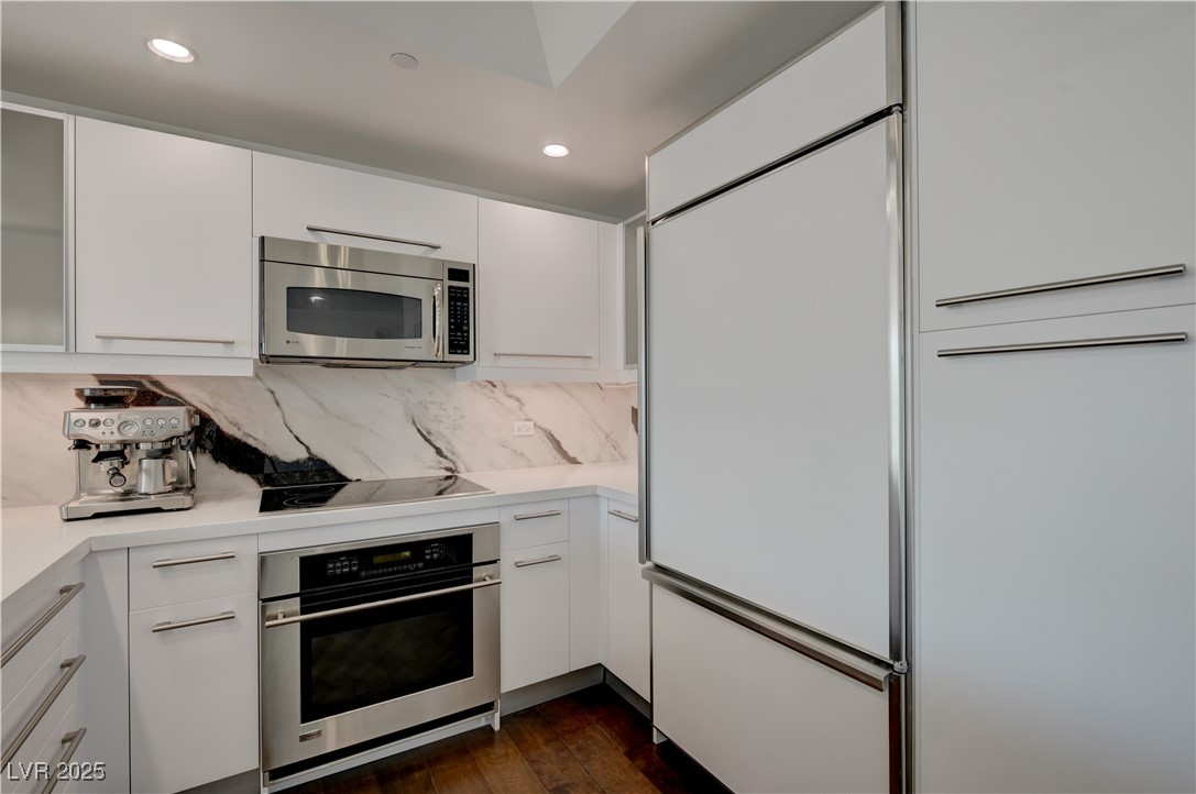 222 Karen Avenue 3301