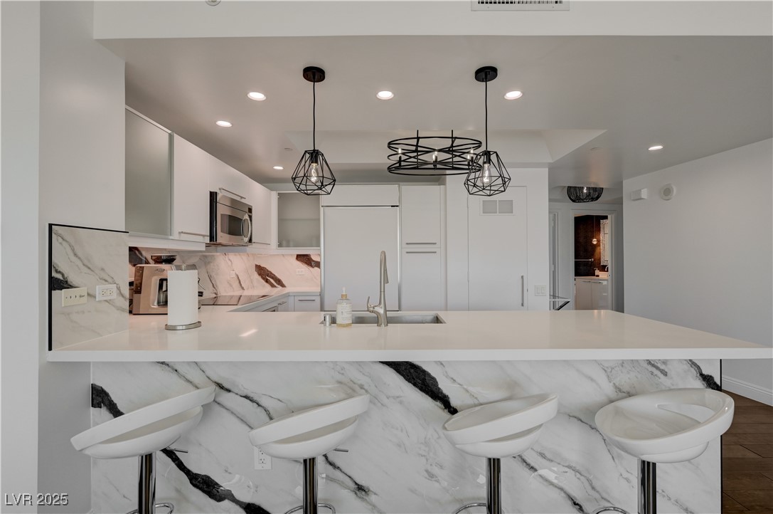 222 Karen Avenue 3301