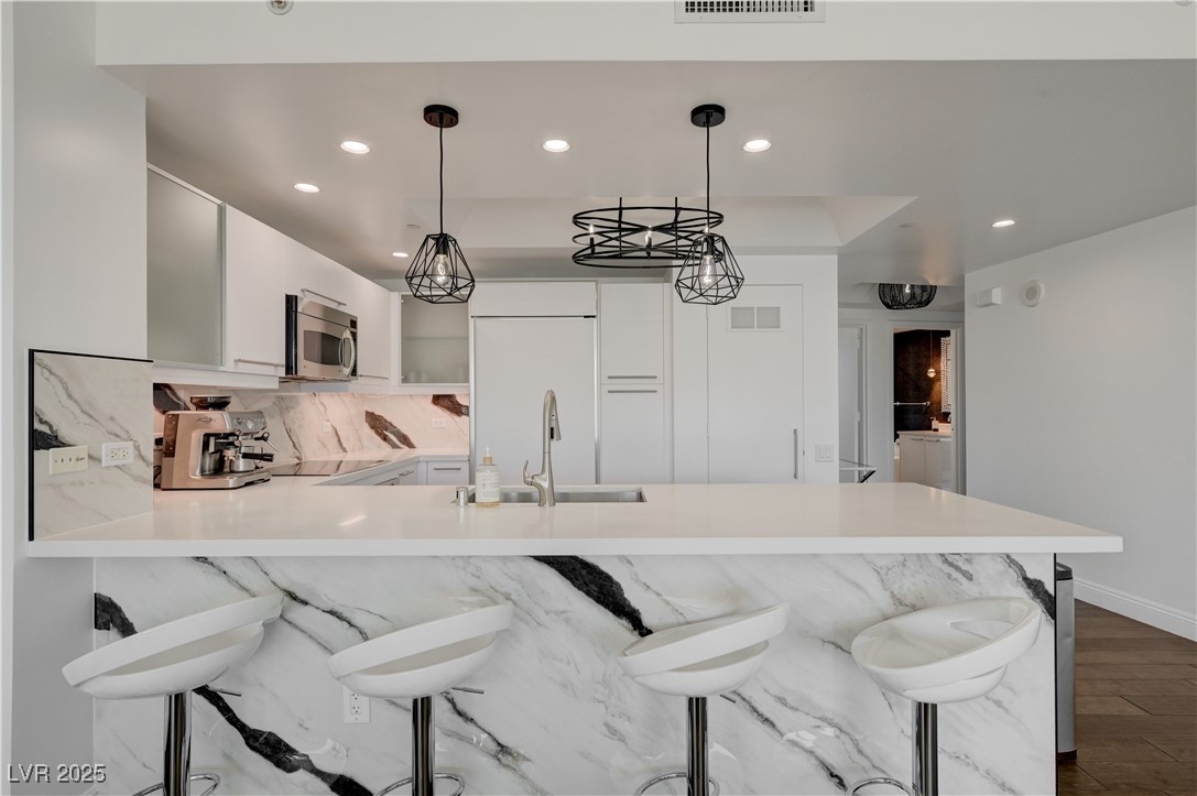 222 Karen Avenue 3301