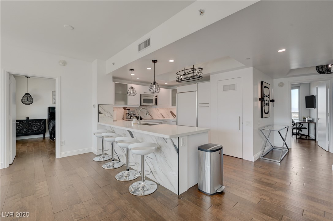 222 Karen Avenue 3301