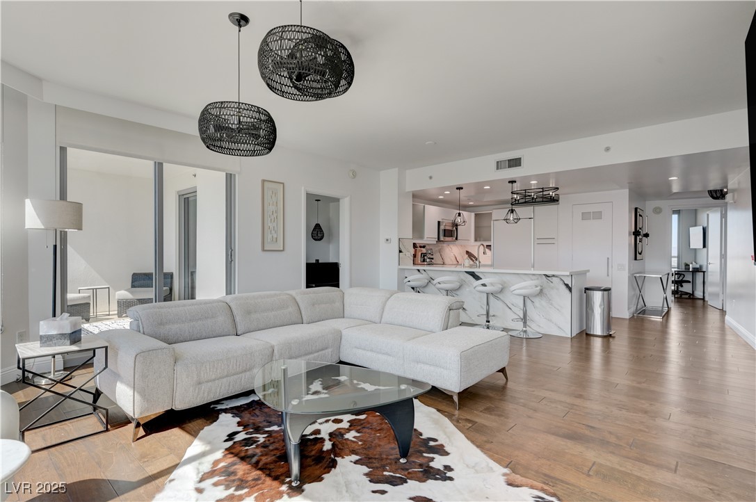 222 Karen Avenue 3301