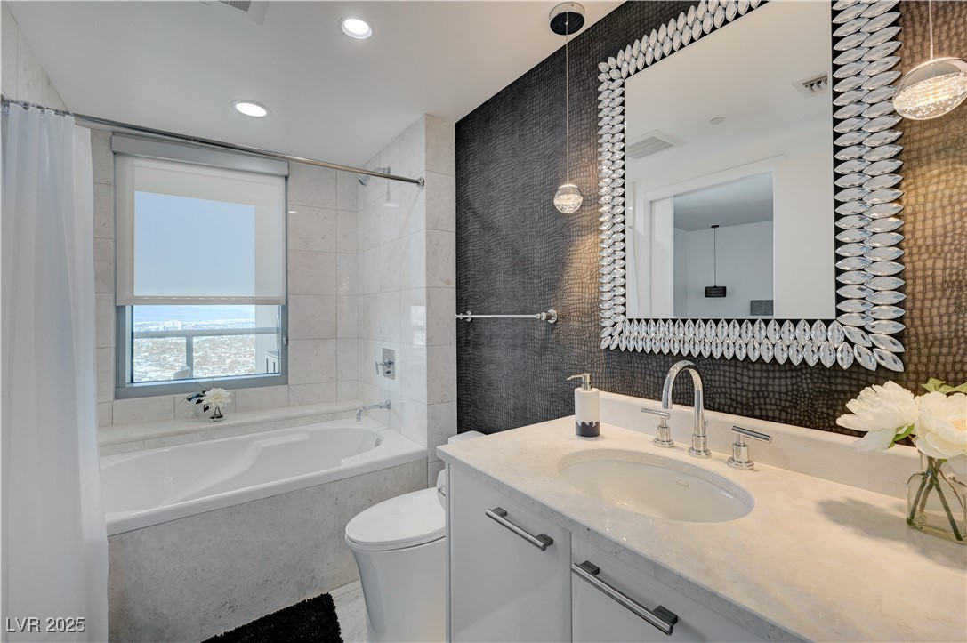 222 Karen Avenue 3301