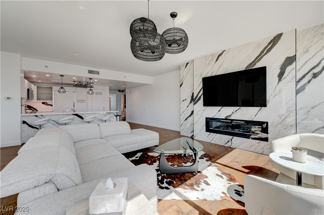 222 Karen Avenue 3301