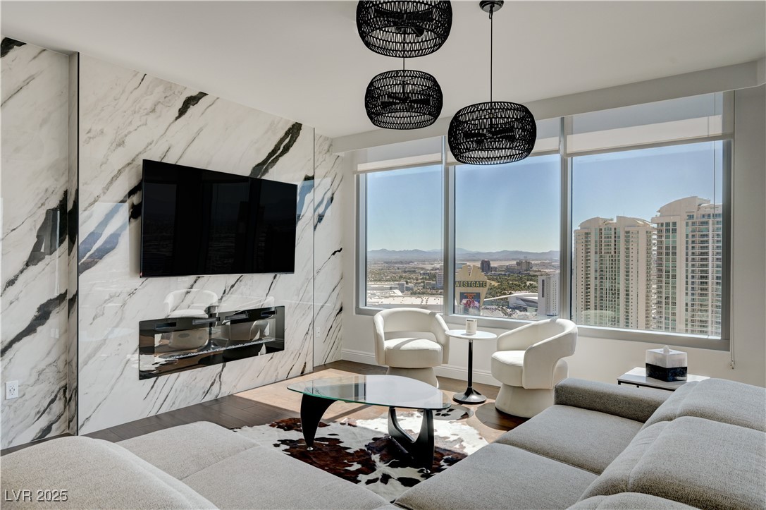 222 Karen Avenue 3301