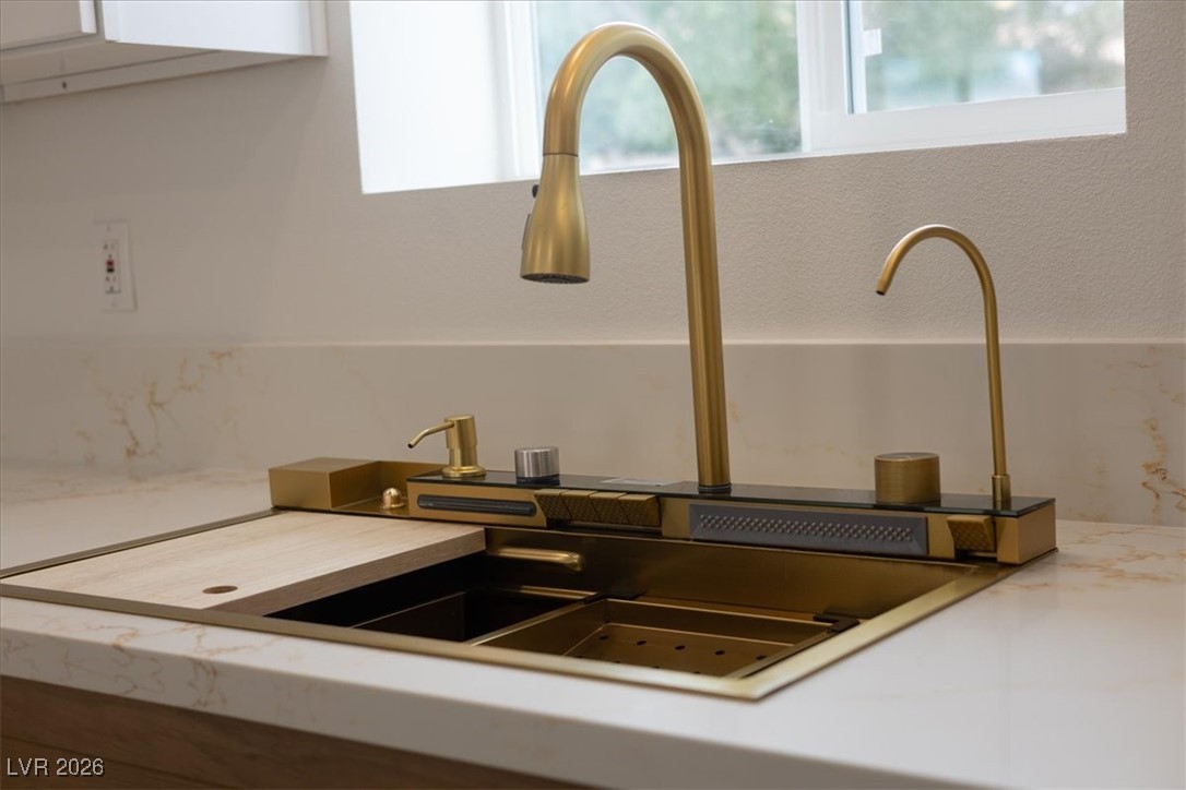 7724 Rancho Destino Road