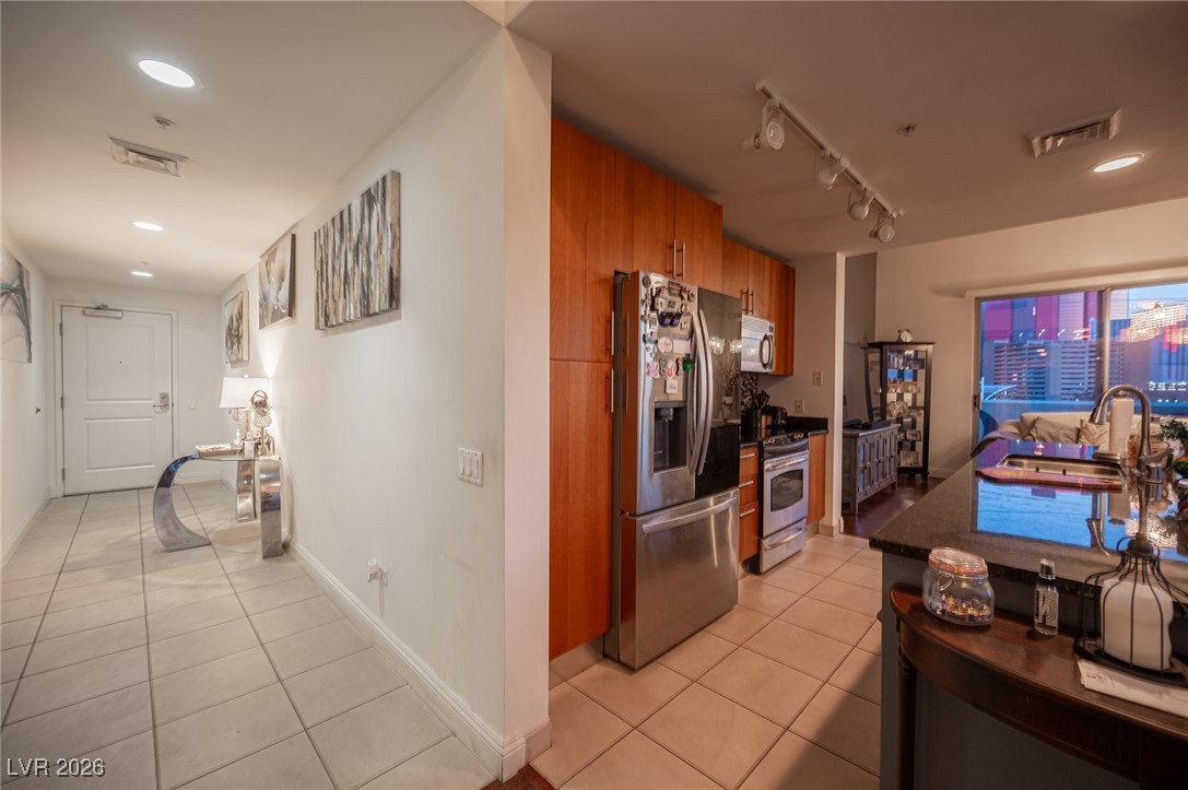200 West Sahara Avenue 501