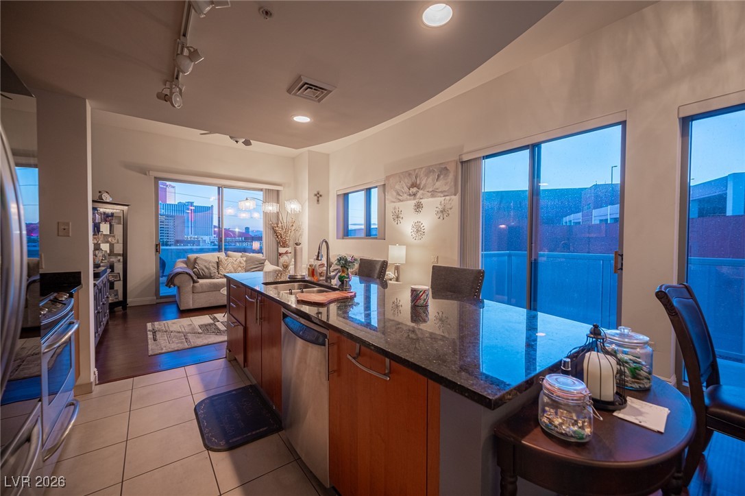 200 West Sahara Avenue 501