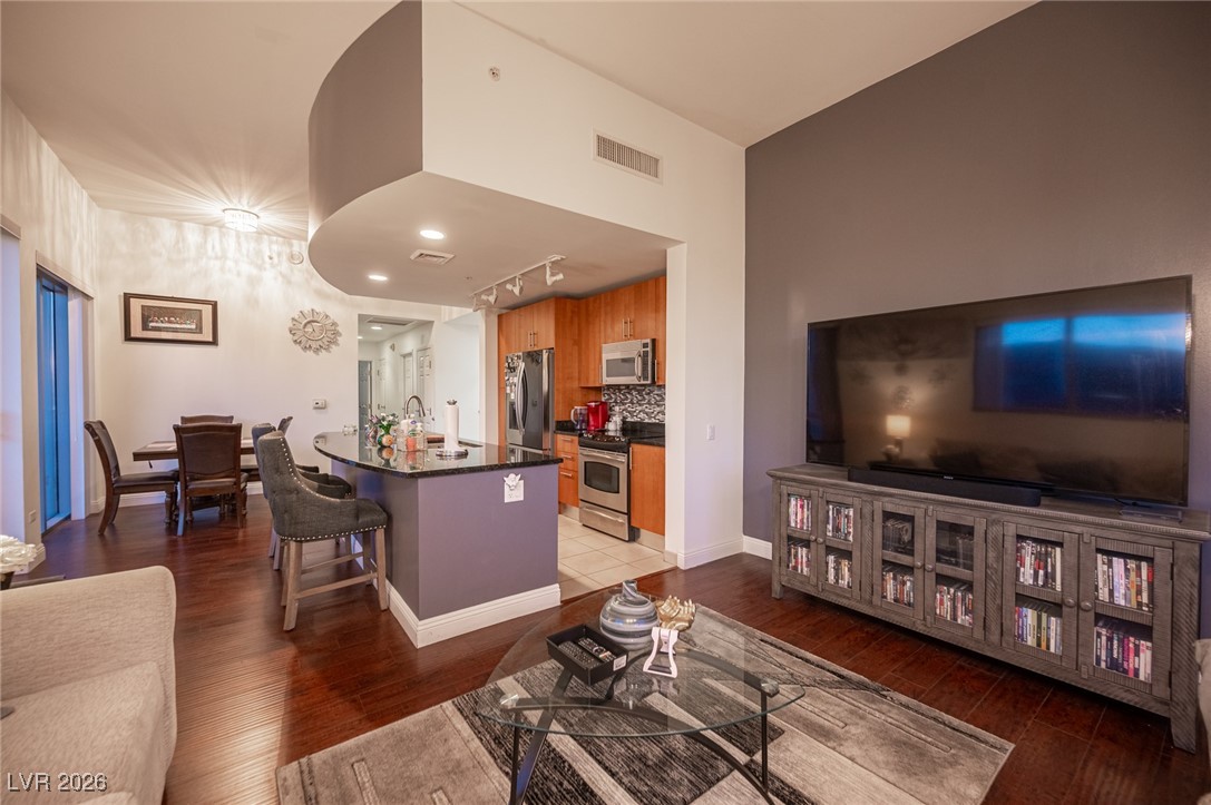 200 West Sahara Avenue 501