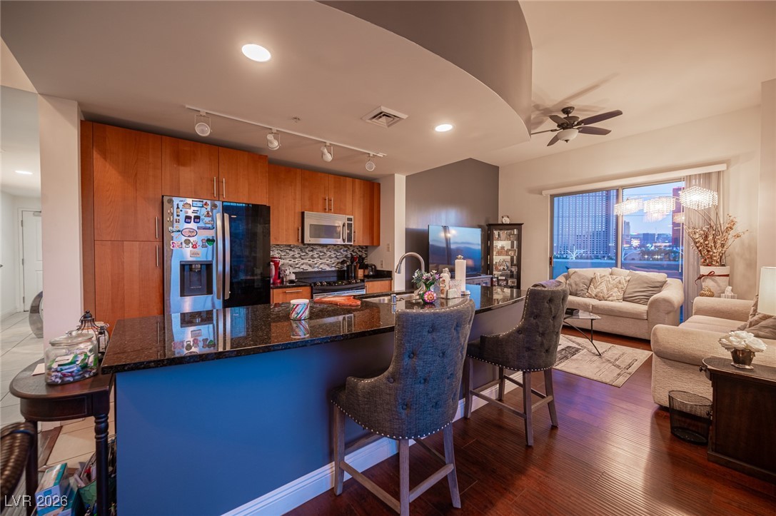 200 West Sahara Avenue 501