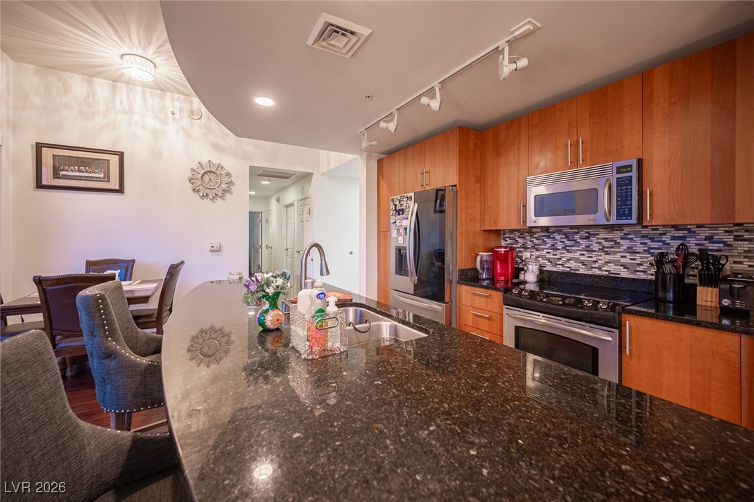 200 West Sahara Avenue 501