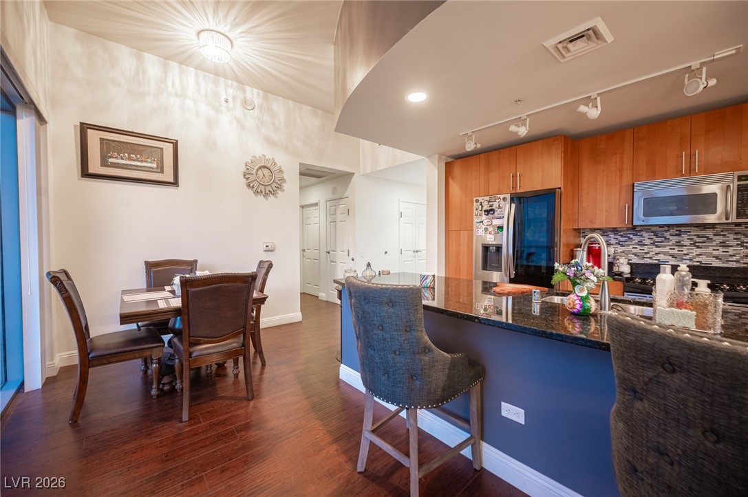 200 West Sahara Avenue 501