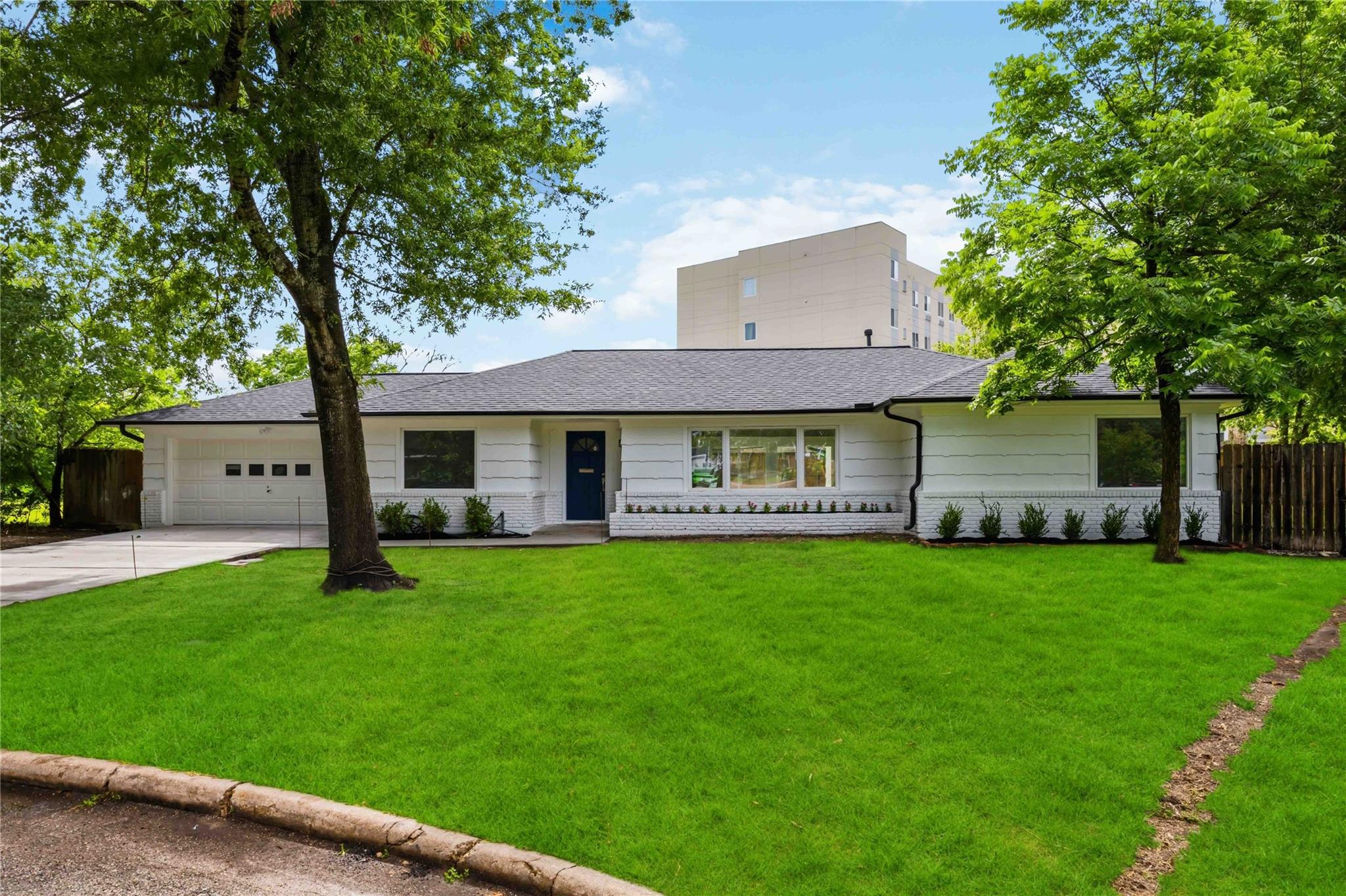 8419 Bluegate Court