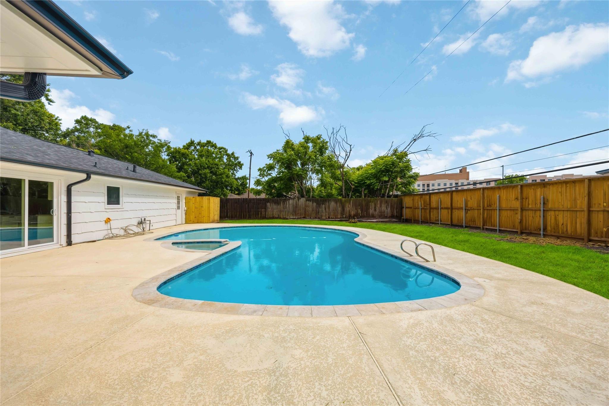 8419 Bluegate Court