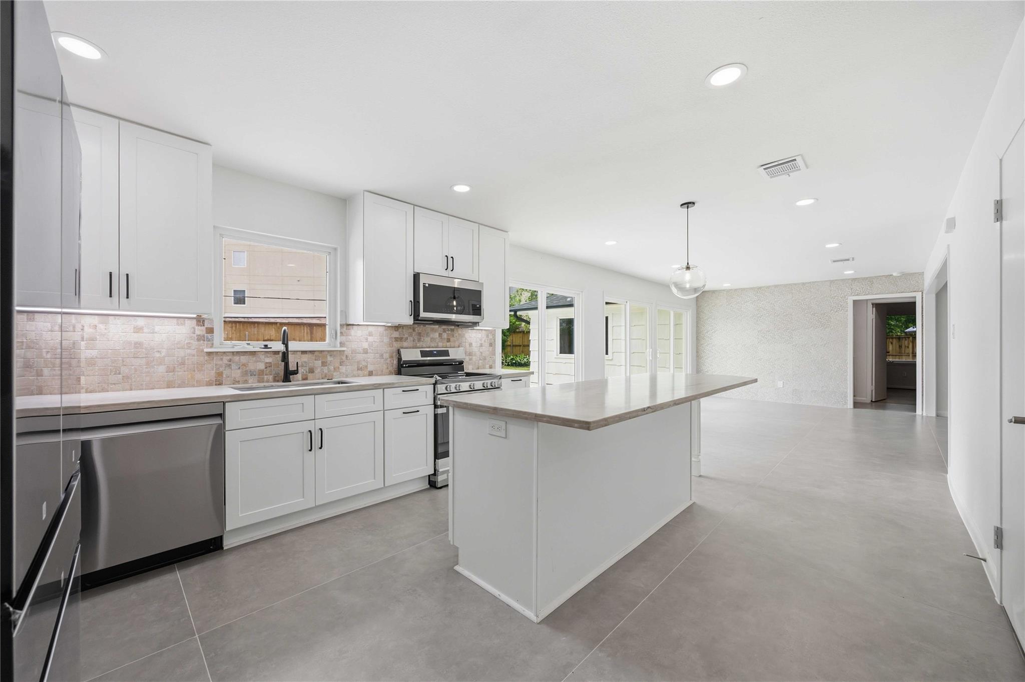 8419 Bluegate Court