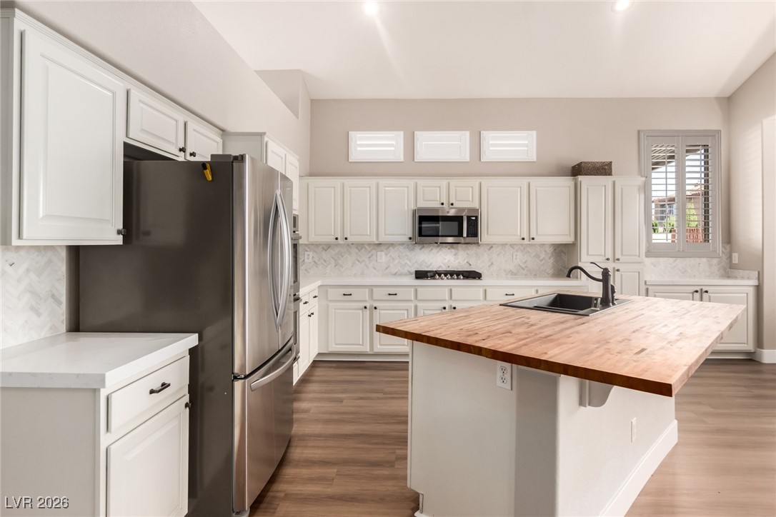 264 Pointe Ranier Avenue