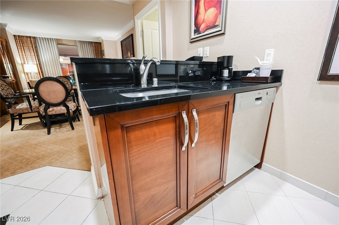 145 HARMON Avenue 208