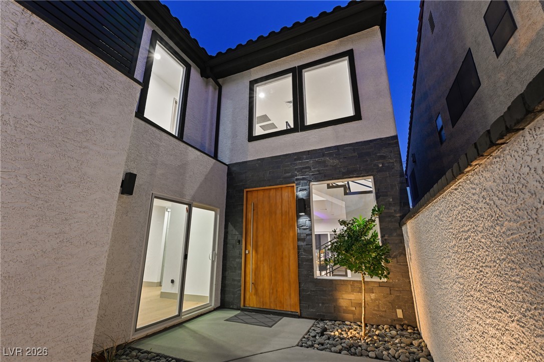 2861 Queens Courtyard Drive