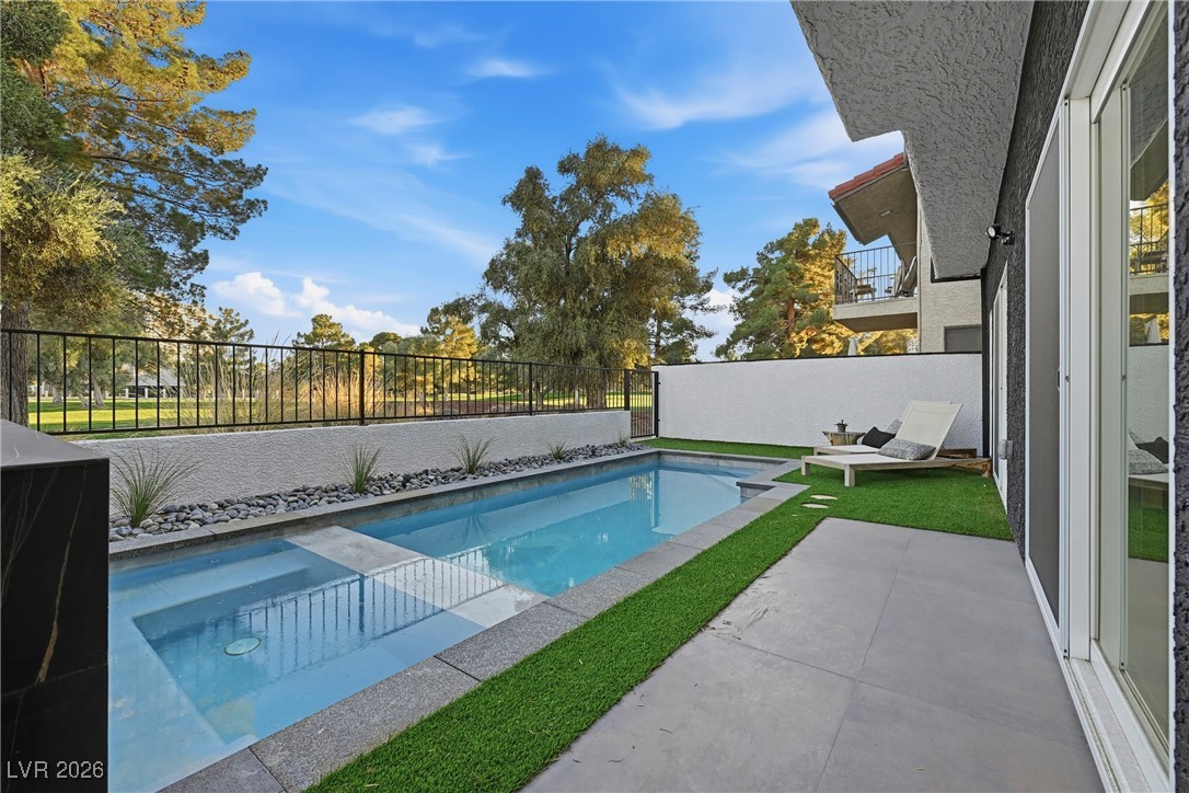 2861 Queens Courtyard Drive