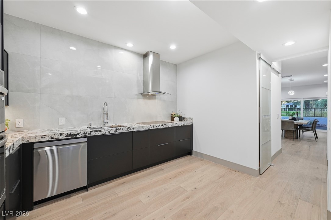 2861 Queens Courtyard Drive