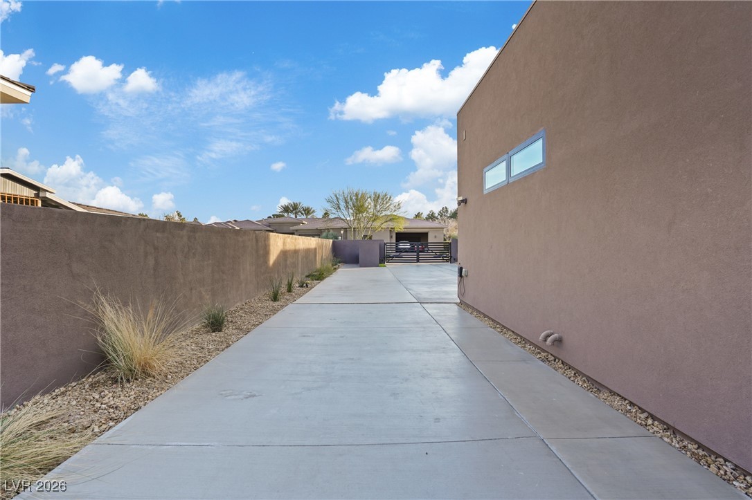 3740 Caesars Circle