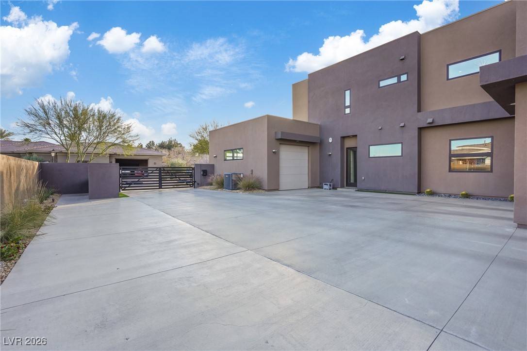 3740 Caesars Circle