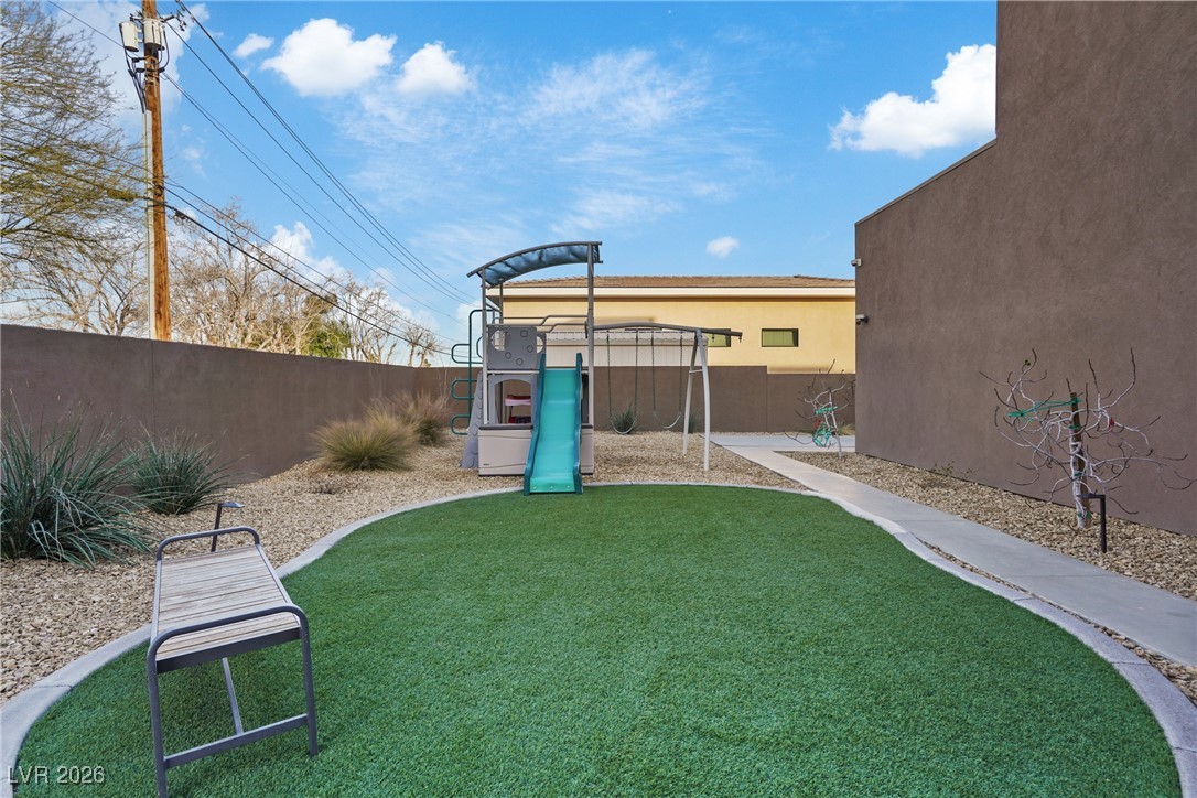 3740 Caesars Circle