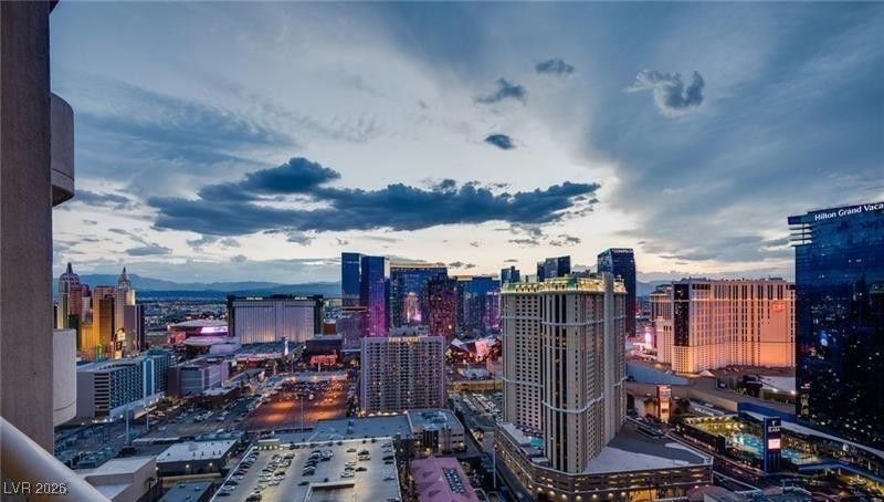 145 HARMON Avenue 1021