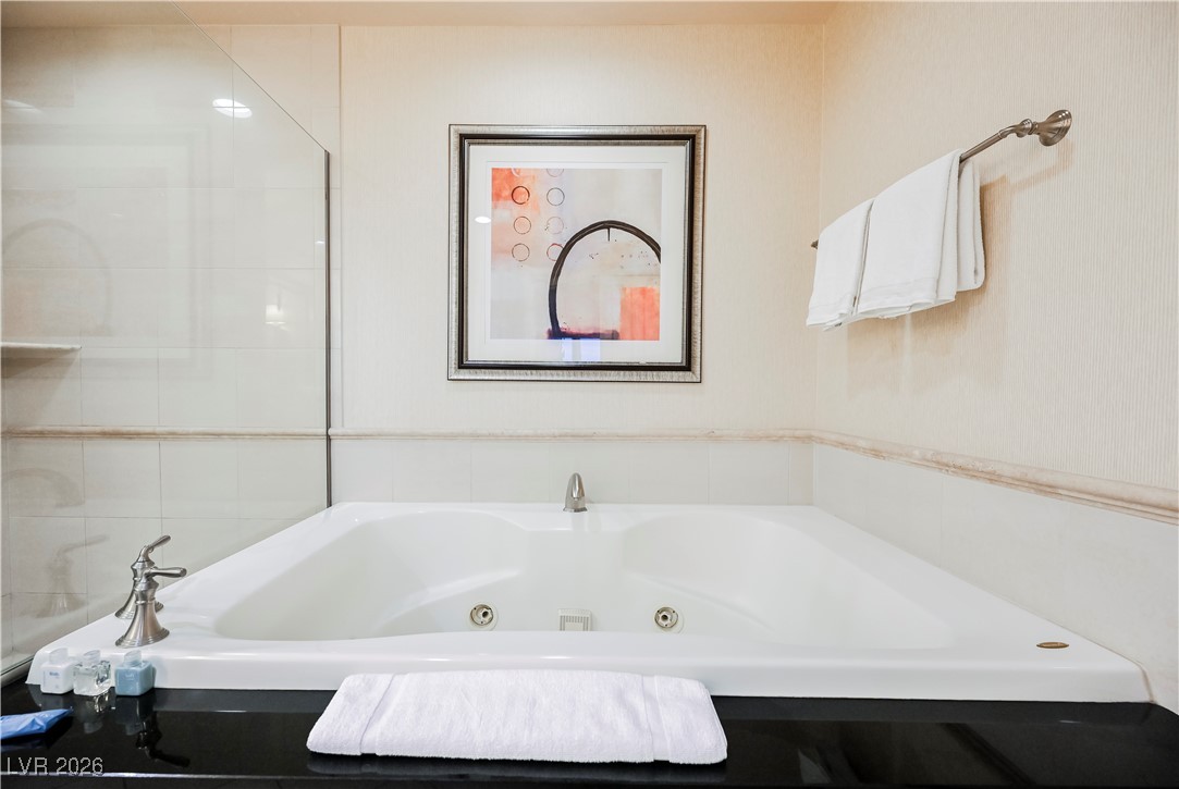 135 East HARMON Avenue 305