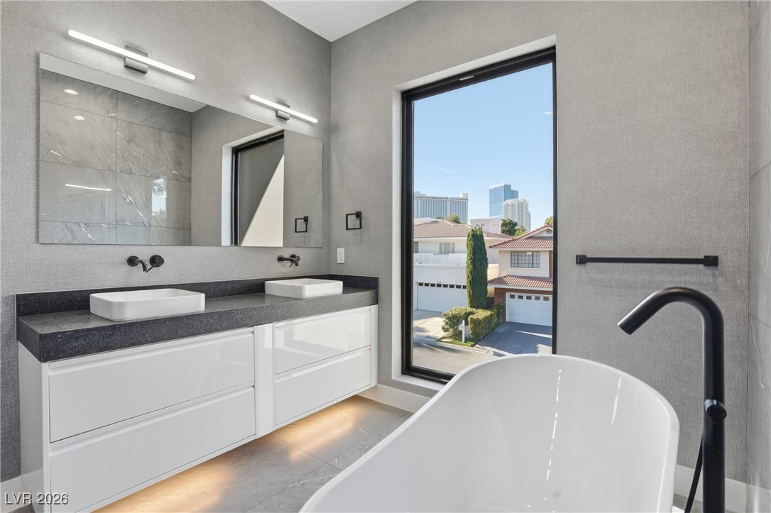 2824 Queens Courtyard Drive