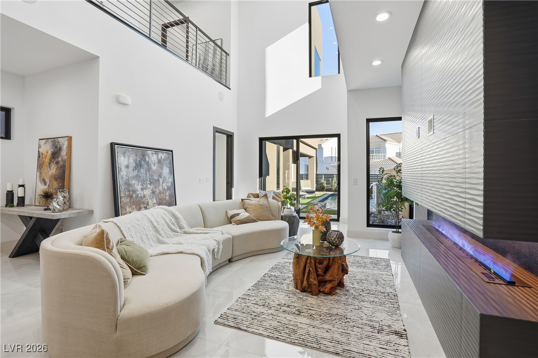 2824 Queens Courtyard Drive