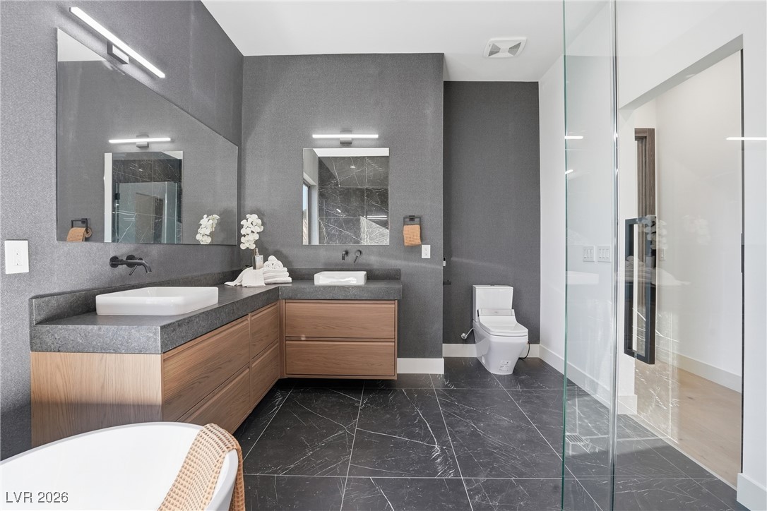 2824 Queens Courtyard Drive