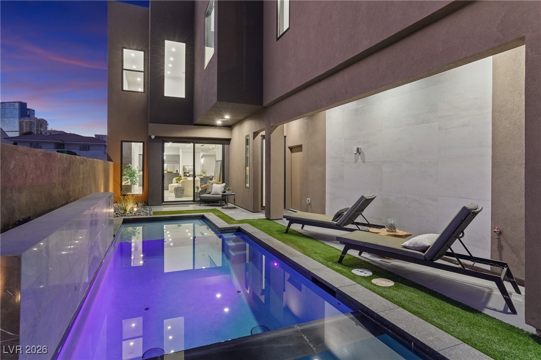 2824 Queens Courtyard Drive