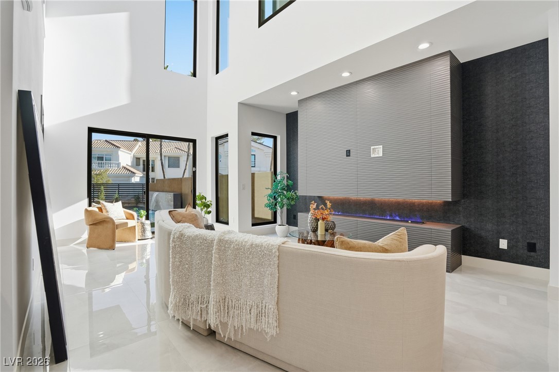 2824 Queens Courtyard Drive