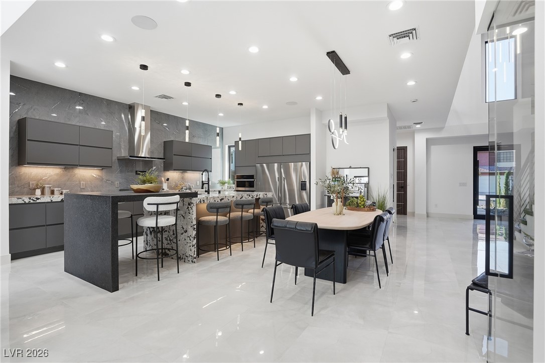 2824 Queens Courtyard Drive