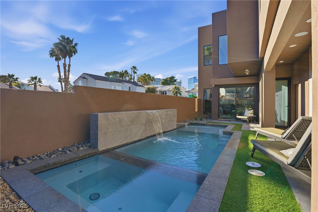 2824 Queens Courtyard Drive