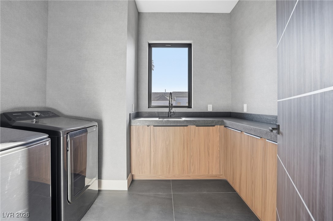 2824 Queens Courtyard Drive