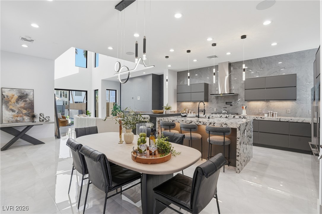 2824 Queens Courtyard Drive