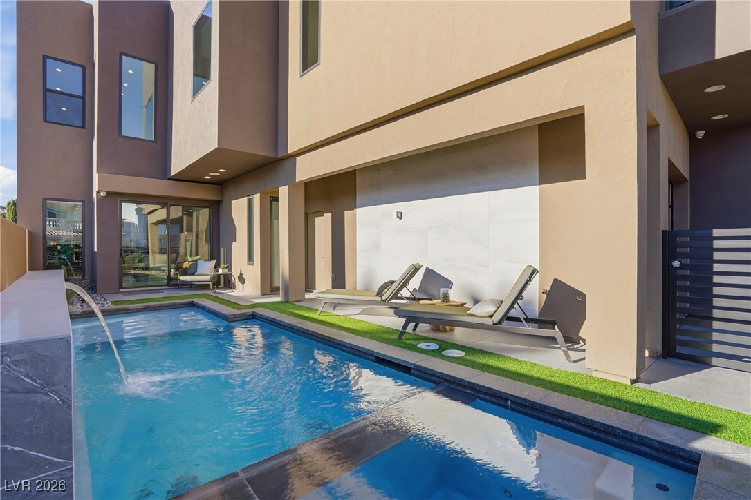 2824 Queens Courtyard Drive