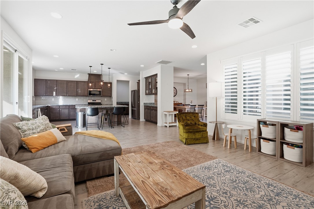 4631 Eagle Nest Peak Street