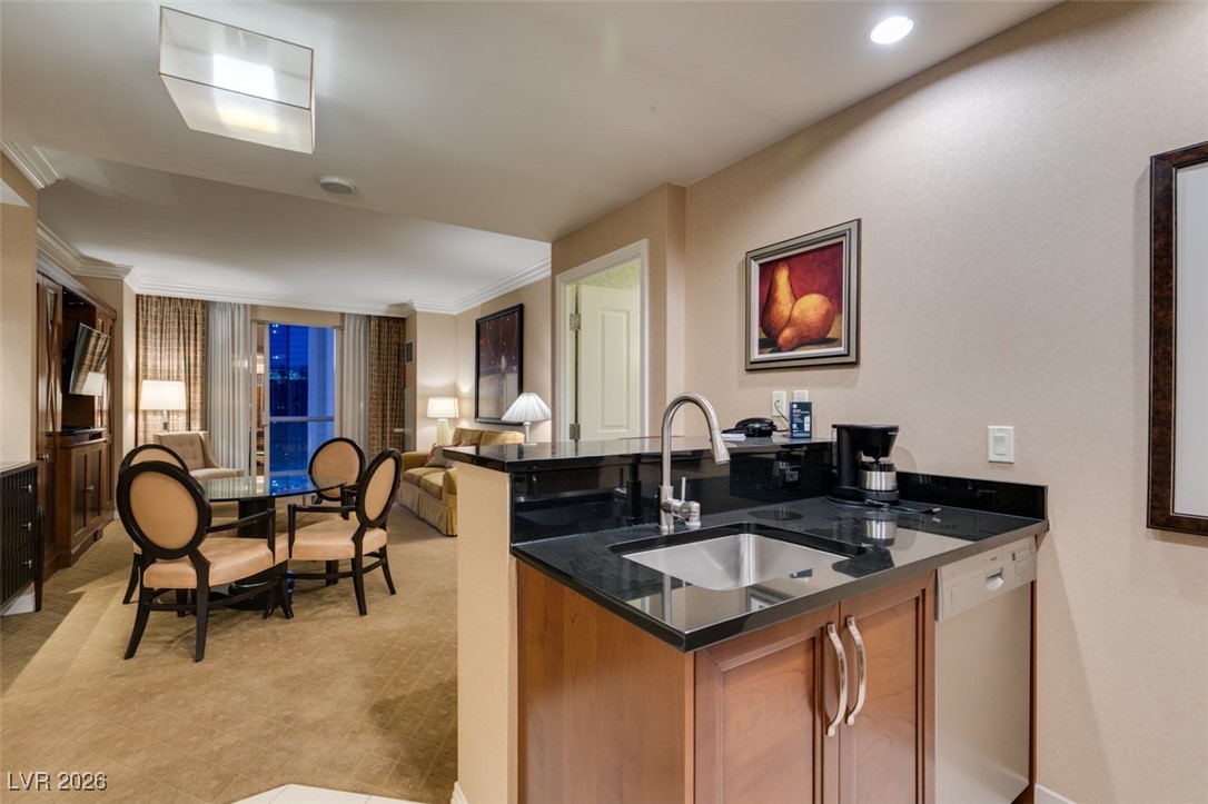 145 East HARMON Avenue 2521