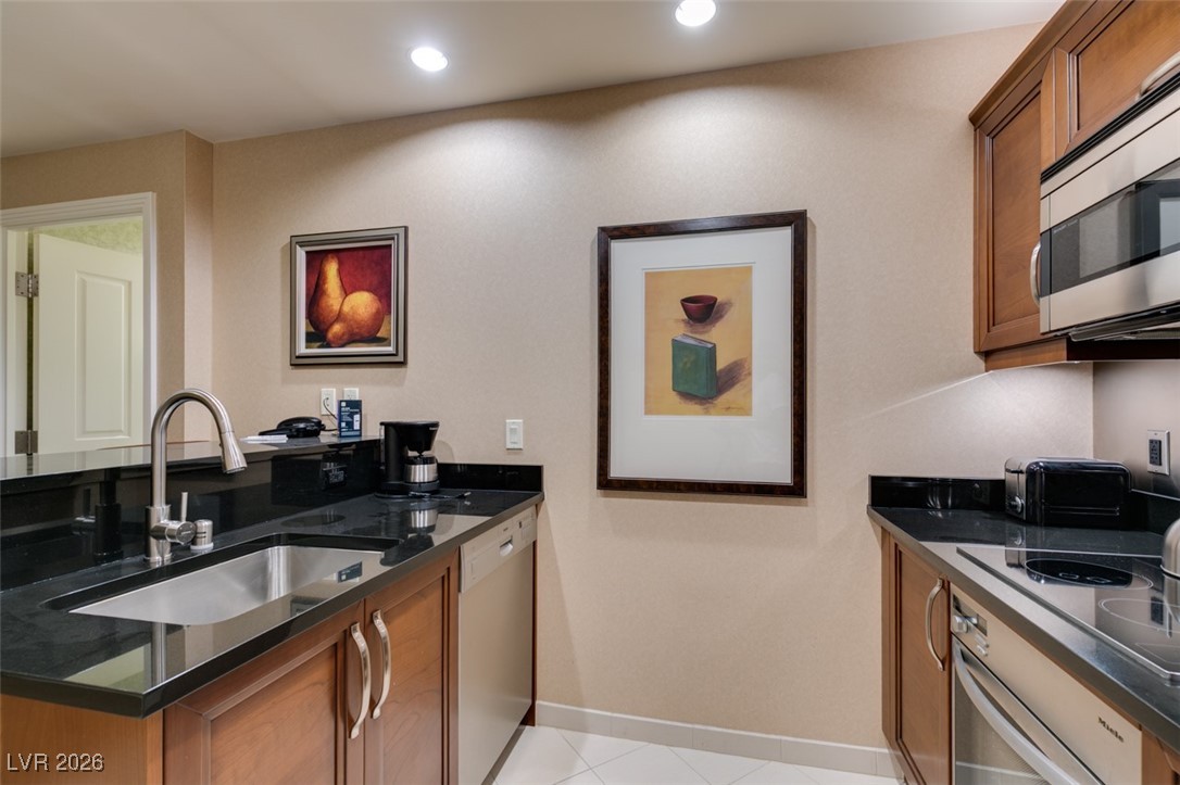 145 East HARMON Avenue 2521