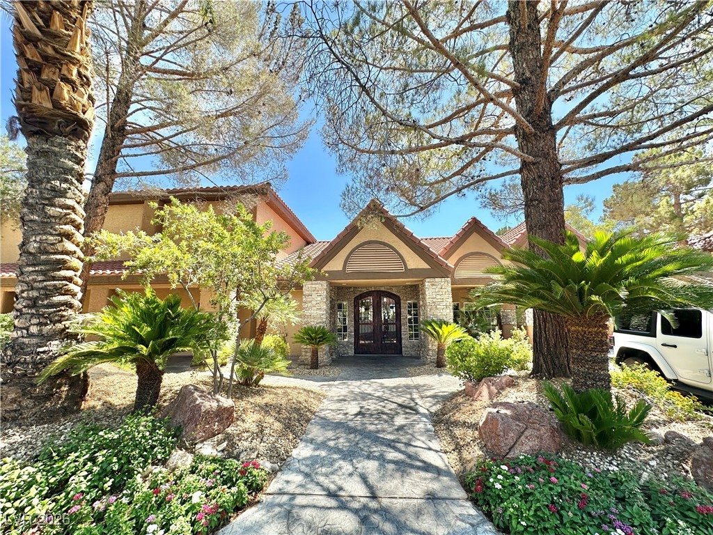 2200 South FORT APACHE Road 2185